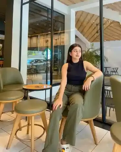 Call Girl Nadia